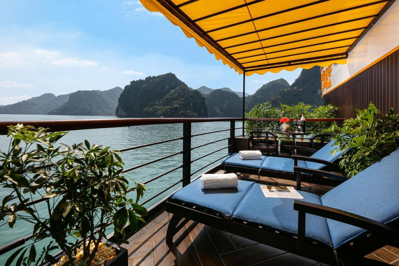 Nostalgia Halong Cruise Ha Long Exterior foto