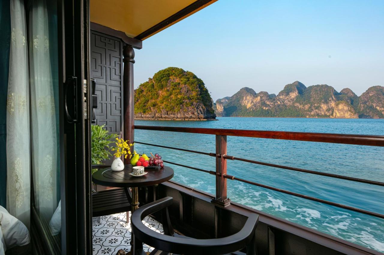 Nostalgia Halong Cruise Ha Long Exterior foto