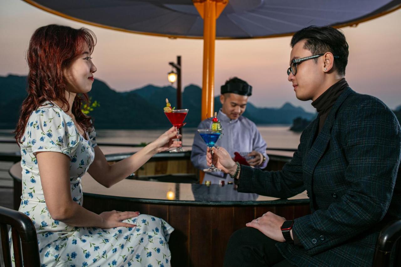 Nostalgia Halong Cruise Ha Long Exterior foto